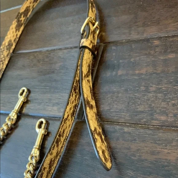 COACH Stylish Snakeskin Print with Gold Chain Purse Strap Like New - Picture 3 of 5